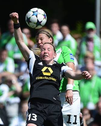 10.05.2015, xjhx, Fussball 1.Bundesliga Damen, 1.FFC Frankfurt - VfL Wolfsburg, v.l. Marith Priessen (1.FFC Frankfurt), Alexandra Popp (VfL Wolfsburg)
