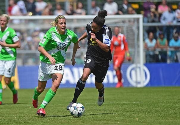10.05.2015, xjhx, Fussball 1.Bundesliga Damen, 1.FFC Frankfurt - VfL Wolfsburg, v.l. Celia Sasic (1.FFC Frankfurt), Lena Goessling (VfL Wolfsburg)