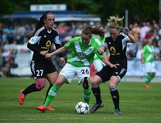 10.05.2015, xjhx, Fussball 1.Bundesliga Damen, 1.FFC Frankfurt - VfL Wolfsburg, v.l. Peggy Kuznik (1.FFC Frankfurt), Caroline Hansen (VfL Wolfsburg), Marith Priessen (1.FFC Frankfurt)