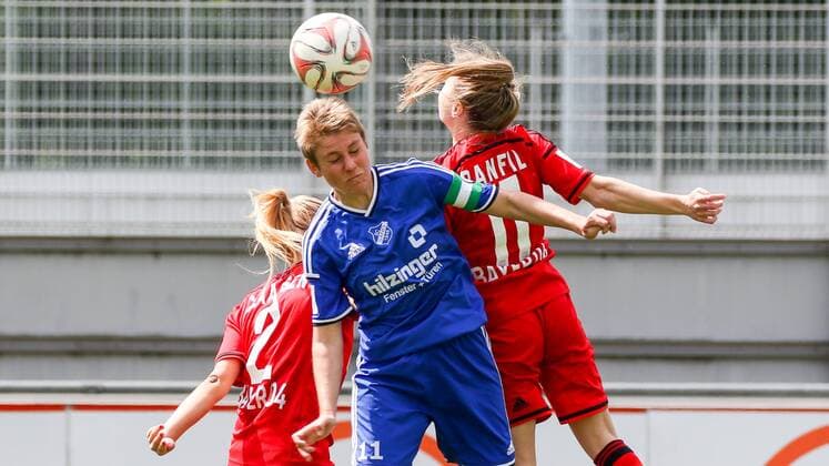 v.li.: Angela Migliazza (SC Sand), Theresa Franziska Panfil (Bayer 04 Leverkusen), Kopfball, header, Aktion, Action, Fussball, Allianz Frauen-Bundesliga, Bayer 04 Leverkusen - SC Sand, xozx