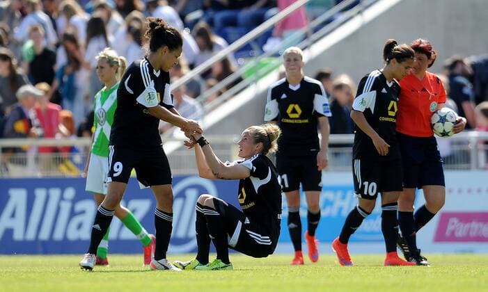 10.05.2015, xfux, Fussball 1.Bundesliga Damen, 1.FFC Frankfurt - VfL Wolfsburg, v.l. Celia Sasic (1.FFC Frankfurt), Simone Laudehr (1.FFC Frankfurt) enttaeuscht, enttaeuscht schauend, dissapointed