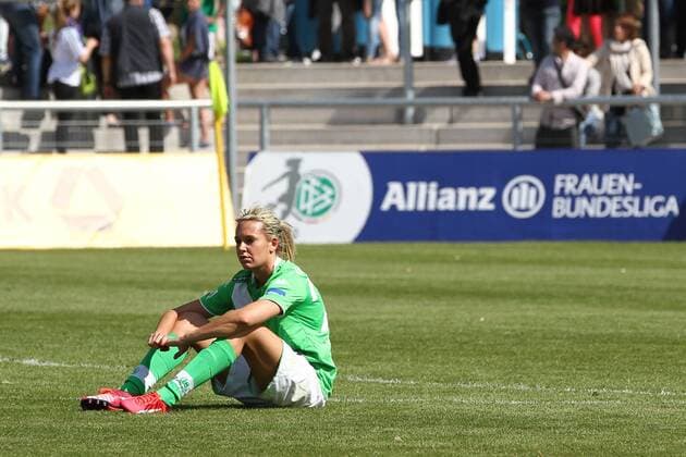 22.04.2015 Deutschland, Frankfurt, Fussball, Bundesliga Saison 2014 2015, Allianz-Frauen-Bundesliga 1. FFC Frankfurt gegen VfL Wolfsburg Aktion, Enttäuschung bei Wolfsburg hier Martina Müller (VfL Wolfsburg)