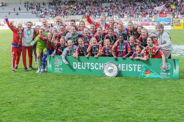 Der Deutsche Meister FC Bayern Muenchen FC Bayern Muenchen vs SGS Essen, Fussball, Frauen-Bundesliga, 10.05.2015, , EP_BSR