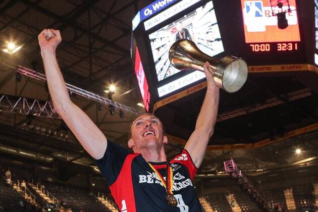 Hamburg, O 2 World, Handball, 1. Bundesliga, Rewe Final Four Finale, DHB Pokal, Saison 2014 2015, SG Flensburg Handewitt - SC Magdeburg, Flensburg ist DHB Pokal Sieger,Schlussjubel,Holger Glandorf(Flensburg)