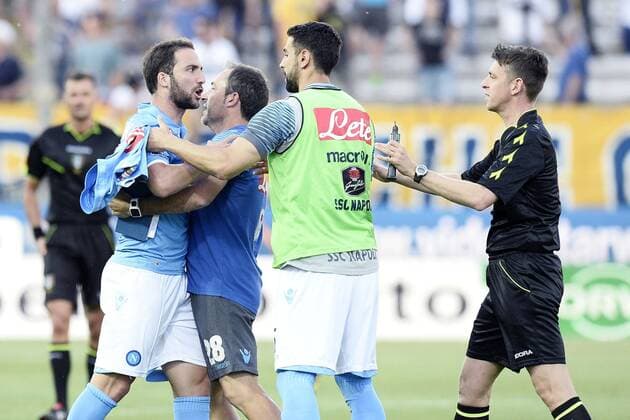 Aktuell Fußball, Italien, AC Parma - SSC Neapel Serie A FC Parma - SSC Napoli Gonzalo Higuain 