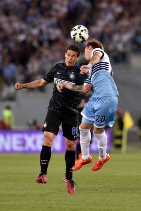 Aktuell FuÃŸball, Italien, Lazio Rom - Inter Mailand 10.05.2015. Rome, Italy. Serie A Football. Lazio versus Inter Milan. Hernanes (Int) and Lucas Biglia (Laz) fight for the ball xGiuseppexMaffiax  ActionPlus11619976