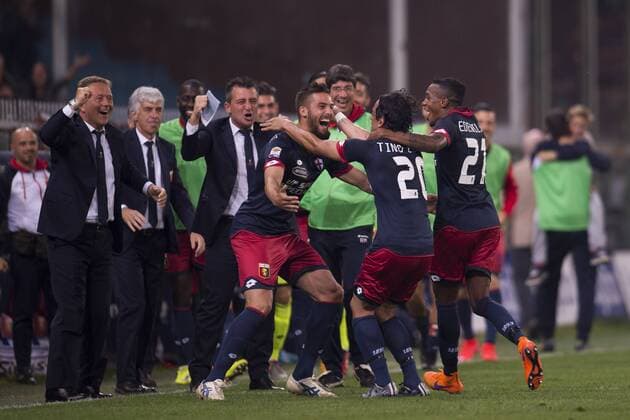 Genoa team group Mannschaftsbild Totale MAY 11, 2015 - Football Soccer : Players of Genoa celebrate scoring their team second goal by Tino Costa during the Italian Serie A match between Genoa 5-1 Torino at Stadio Comunale Luigi Ferraris Marassi in Genova, Italy. Noxthirdxpartyxsales  (ptmb075002)