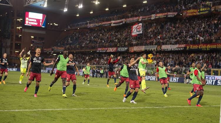 Genoa team group Mannschaftsbild Totale MAY 11, 2015 - Football Soccer : Players of Genoa celebrate after winning the Italian Serie A match between Genoa 5-1 Torino at Stadio Comunale Luigi Ferraris Marassi in Genova, Italy. Noxthirdxpartyxsales  (ptmb075078)