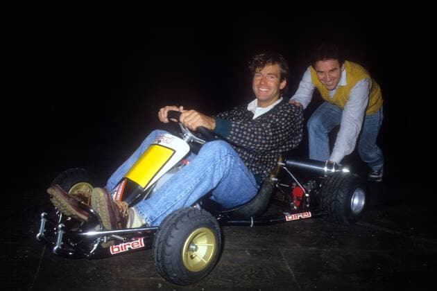 SAT.1-Gala in München: Cristian Danner (li.) wird im Go-Kart von Toni Mang (BR Deutschland) geschoben