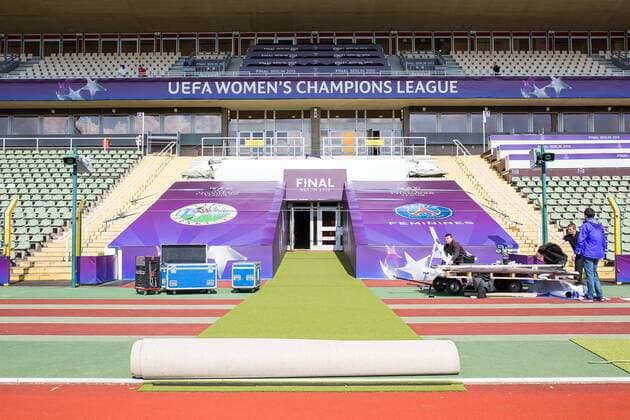 Berlin, Deutschland, 13.05.2015: Fußball Frauen Championsleague 2014 2015 - UEFA Women s Championsleague Final 2015 - Vorschau. Haupttribüne Haupttribuene Friedrich-Ludwig-Jahn-Sportpark