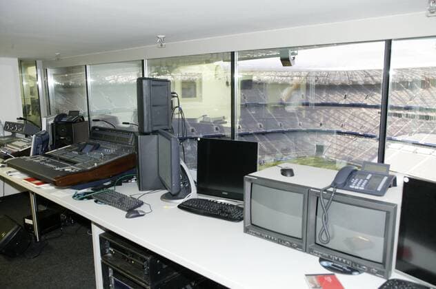 Fotostory zur Schaltzentrale der Allianz Arena, Heimspielstätte des FC Bayern München und des TSV 1860 München FC BAYERN FAN DREAM IN DER ALLIANZ ARENA
