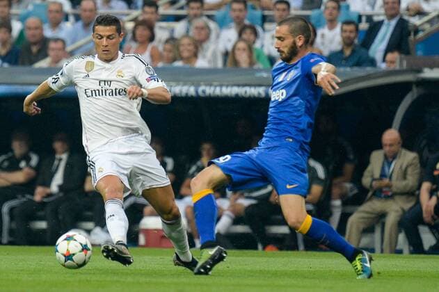 v.li.: Cristiano Ronaldo (CR7, Real), Leonardo Bonucci (Juve), Zweikampf, Duell, duel, tackle, Dynamik, Action, Aktion, Fussball, UEFA Champions League, Real Madrid - Juventus Turin, xjgx