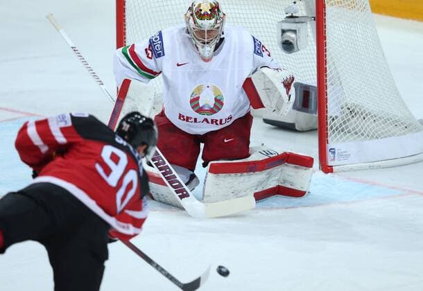 Ice hockey Eishockey - IIHF Ice Hockey WC 2015 PRAGUE,CZECH REPUBLIC,14.MAY.15 - ICE HOCKEY - IIHF World Ice Hockey Championships, international match Länderspiel quarterfinal, Canada vs Belarus. Image shows Jason Spezza (CAN) and Kevin Lalande (BLR). GEPAxpictures xAndreasxPranter 