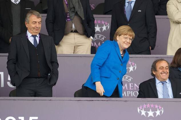 Fussball Berlin 14.05.2015 Saison 2014 2015 Champions League Finale der Frauen 1. FFC Frankfurt - Paris Saint-Germain Wolfgang Niersbach Angela Merkel Michel Platini vlnr