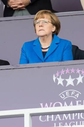 Berlin, Deutschland, 14.05.2015: Fußball Frauen Championsleague 2014 2015 - 1. FFC Frankfurt - Paris Saint Germain - UEFA Womens Championsleague Final 2015. Bundeskanzlerin Angela Merkel