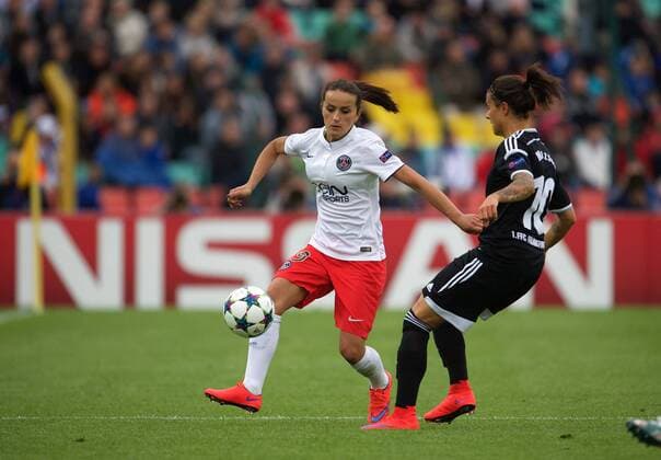 Fussball Berlin 14.05.2015 Saison 2014 2015 Champions League Finale der Frauen 1. FFC Frankfurt - Paris Saint-Germain Fatmire Alushi (Paris, No.19) Dzsenifer Marozsan (1.FFC Frankfurt, No.10)