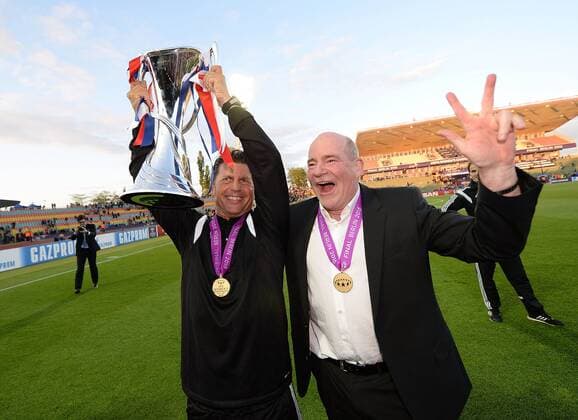 14.05.2015, xfux, Fussball UEFA Champions League Womans, 1.FFC Frankfurt - FC Paris St. Germain , v.l. Trainer Colin Bell (1.FFC Frankfurt), Manager Siegfried Dietrich (1.FFC Frankfurt) jubeln jubelt nach Spielende mit Pokal