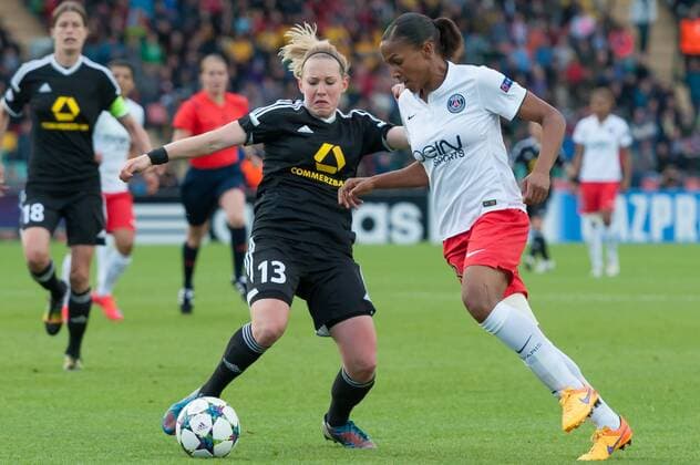 v.li.: Marith Prießen (1. FFC Frankfurt) im Zweikampf mit Marie-Laure Delie (Paris Saint-Germain), Fussball, UEFA Women s Champions League, 1. FFC Frankfurt - Paris Saint-Germain, xobx