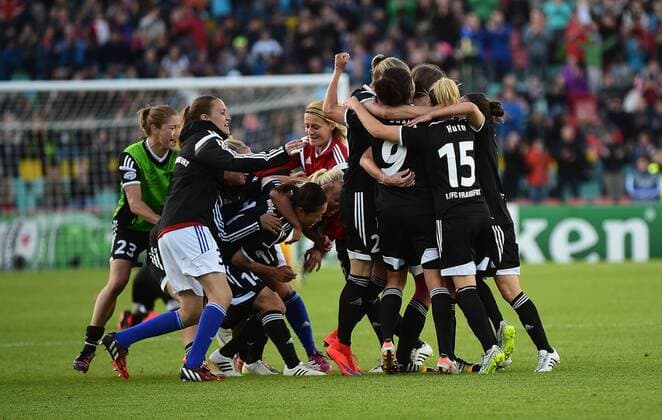 14.05.2015, xfux, Fussball UEFA Champions League Womans, 1.FFC Frankfurt - FC Paris St. Germain , v.l. Spielerinnen vom 1.FFC Frankfurt jubeln jubelt nach Spielende.