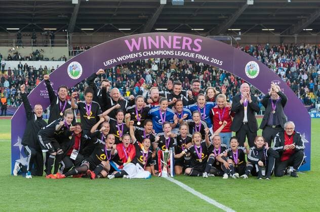 Siegerfoto, Mannschaftsfoto, Mannschaftsbild, Teamfoto, Teambild, Gruppenfoto, 1. FFC Frankfurt, Fussball, UEFA Women s Champions League, 1. FFC Frankfurt - Paris Saint-Germain, xobx