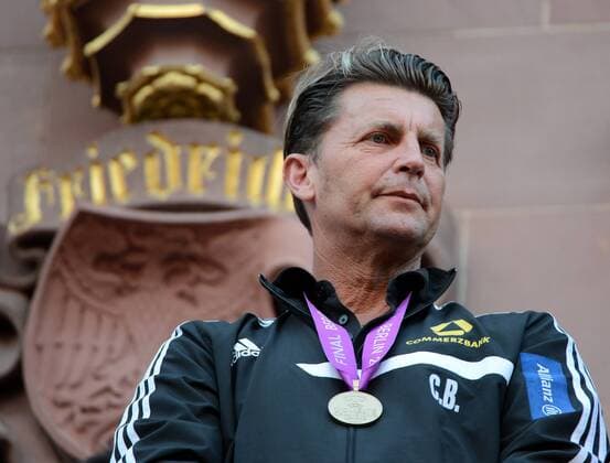 15.05.2015 Frankfurt am Main, Römer Kaisersaa UEFA WomenâÄ™s Champions League Sieger 1. FFC Frankfurt wie im Römer empfangen ( FFC Frankfurt) Trainer Colin Bell (FFc Frankfurt) ganz ergriffen