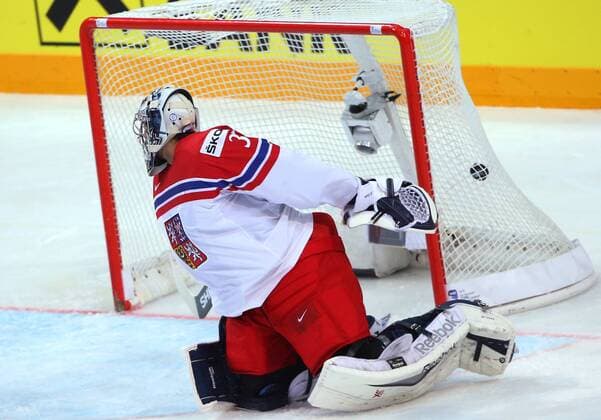 PRAGUE, CZECH REPUBLIC. MAY 16, 2015. Czech Republic s goalie Ondrej Pavelec concedes a goal in the 2015 IIHF World Championship WM Weltmeisterschaft semifinal Ice hockey Eishockey match against Canada at O2 Arena. Valery Sharifulin TASS  TS003623