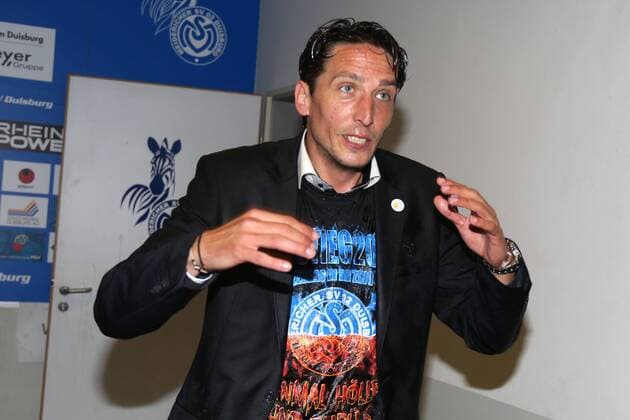 16.05.2015, DU Duisburg , MSV Duisburg steigt durch einen 3:1-Sieg gegen Holstein Kiel in die Zweite Liga auf. Mannschaft und Fans feiern den Aufstieg im Stadion friedlich und ausgelassen. Manager Ivica Grlic