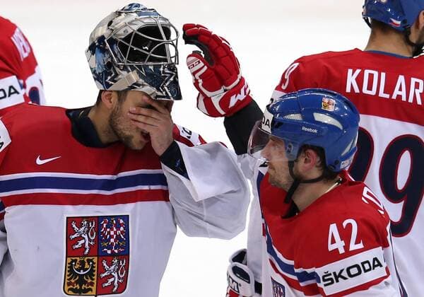 Ice hockey Eishockey - IIHF Ice Hockey WC 2015 PRAGUE,CZECH REPUBLIC,16.MAY.15 - ICE HOCKEY - IIHF World Ice Hockey Championships, international match Länderspiel semifinal, Canada vs Czech Republic. Image shows Ondrej Pavelec and Petr Koukal (CZE). GEPAxpictures xAndreasxPranter
