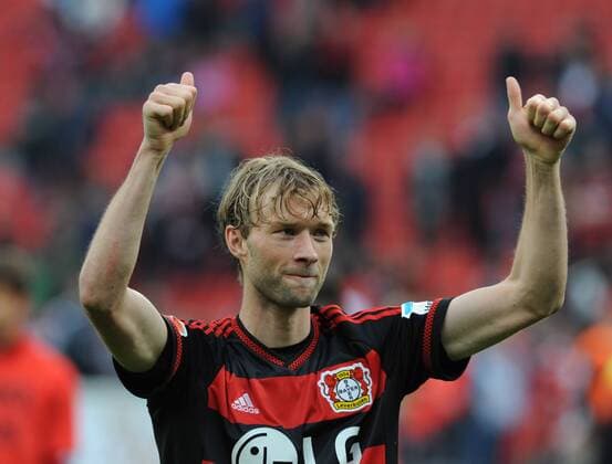 Bayer 04 Leverkusen - TSG 1988 Hoffenheim 16.05.2015 Simon Rolfes bedankt bei seinem letztem Heimspiel bei den Fans HM