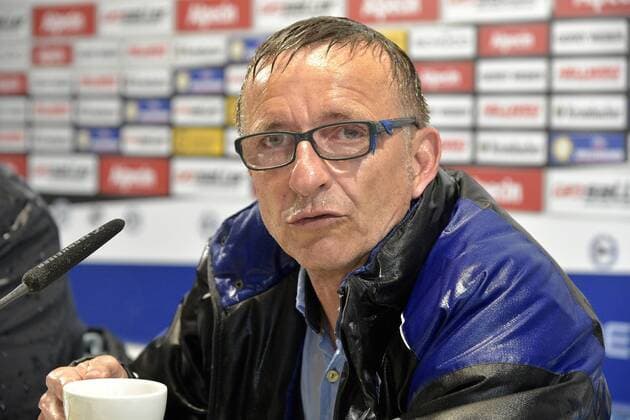 16-05-2015 pmk MX115887 Fussball Herren 3.Liga Saison 2014 2015 Arminia Bielefeld - SSV Jahn Regensburg 2:2 Bierdusche nach Spielende und Aufstieg Pressekonferenz Norbert MEIER -Trainer- Bielefeld