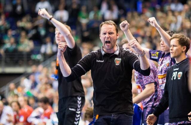 Berlin, Deutschland, 17.05.2015: Handball EHF Pokal Finale 2014 2015 - Fuechse Berlin - HSV Hamburg - EHF CUP Finals 2014 15. Trainer Dagur Sigurdsson (Füchse)
