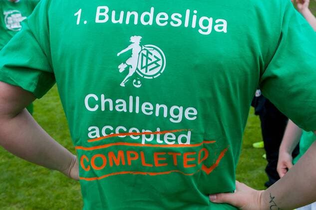 Siegershirt 1. Bundesliga, Fussball, 2. Frauen-Bundesliga Nord, Holstein Kiel - SV Werder Bremen, xobx