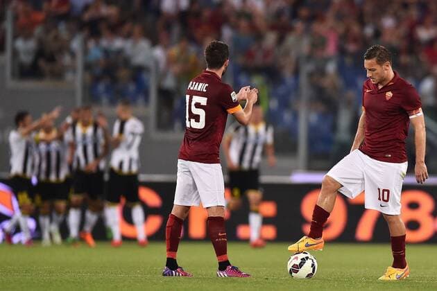 Aktuell Fußball, Italien, Serie A, AS Rom - Udinese Calcio Delusione Miralem Pjanic, Francesco Totti Roma Dejection Serie A 2014 2015 AS Roma - Udinese Calcio andreaxstaccioli