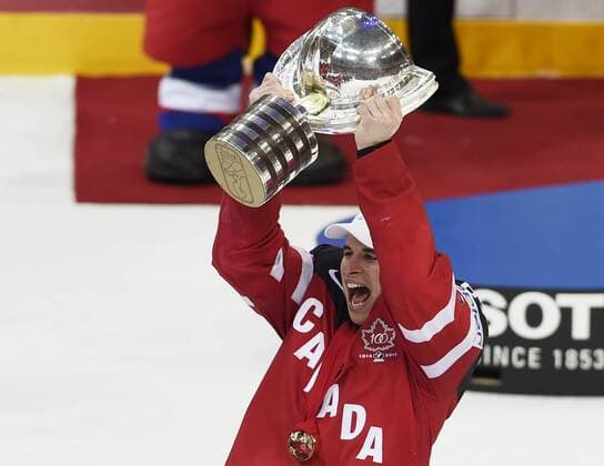 Canadian player Sidney Crosby celebrates victory of the Ice hockey Eishockey World Championship WM Weltmeisterschaft after the final duel for gold medal Canada vs Russia in Prague, Czech Republic, May 17, 2015. (CTKxPhoto RomanxVondrous) CTKPhotoP201505170715301  vnd 1