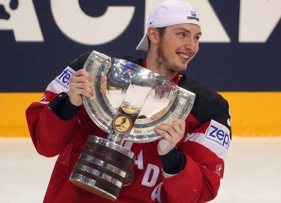 PRAGUE, CZECH REPUBLIC. MAY 17, 2015. Canada s forward Tyler Seguin holds the trophy during the victory ceremony after winning the 2015 IIHF Ice hockey Eishockey World Championship WM Weltmeisterschaft final match against Russia at O2 Arena. The Canadian team won the game 6:1 and claimed the world title. Valery Sharifulin TASS  TS00385F