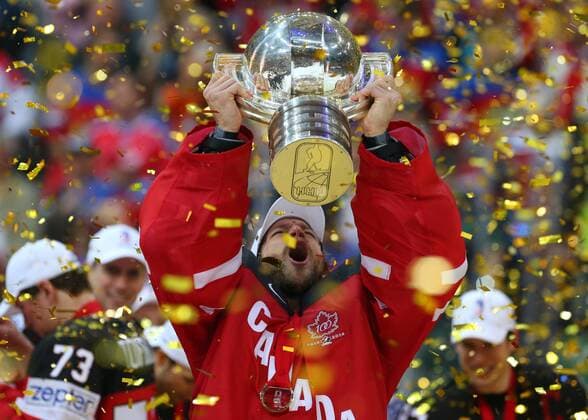 PRAGUE, CZECH REPUBLIC. MAY 17, 2015. Canada s goalie Mike Smith holds the trophy during the victory ceremony after winning the 2015 IIHF Ice hockey Eishockey World Championship WM Weltmeisterschaft final match against Russia at O2 Arena. The Canadian team won the game 6:1 and claimed the world title. Yelena Rusko TASS  TS003844