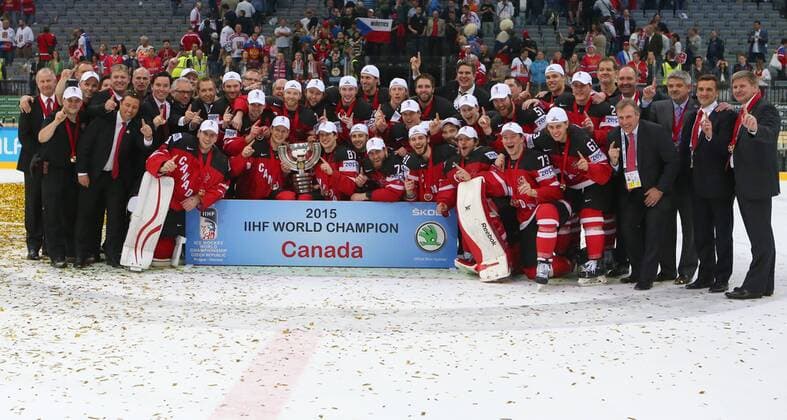 PRAGUE, CZECH REPUBLIC. MAY 17, 2015. Canada s players pose for a group photo after winning the 2015 IIHF Ice hockey Eishockey World Championship WM Weltmeisterschaft final match against Russia at O2 Arena. The Canadian team won the game 6:1 and claimed the world title. Yelena Rusko TASS  TS00384E