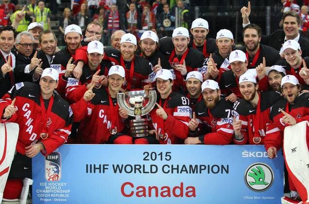 PRAGUE, CZECH REPUBLIC. MAY 17, 2015. Canada s players pose for a group photo after winning the 2015 IIHF Ice hockey Eishockey World Championship WM Weltmeisterschaft final match against Russia at O2 Arena. The Canadian team won the game 6:1 and claimed the world title. Pictured C is captain Sidney Crosby. Yelena Rusko TASS  TS00386B