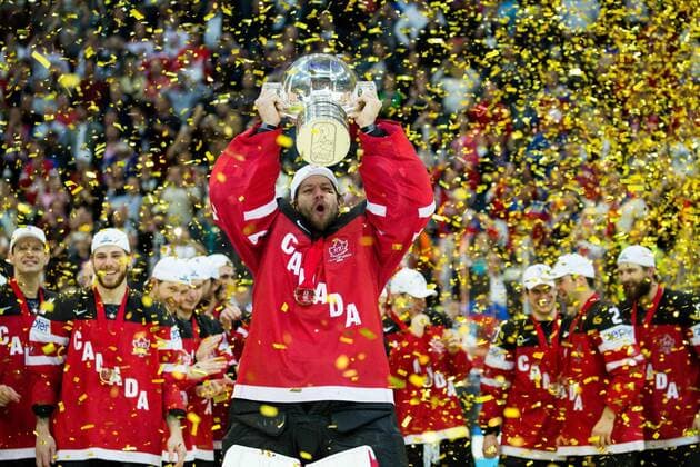 17.05.2015, O2 Arena, Prag, CZE, IIHF, WM, Kanada vs Russland, Finale, im Bild Mike Smith of Canada and other players of Canada celebrate after winning during the IIHF Icehockey World Championships Final Match between Canada and Russia at the O2 Arena in Prag, Czech Republic on 2015 05 17.  EP_pon  