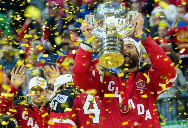 17.05.2015, O2 Arena, Prag, CZE, IIHF, WM, Kanada vs Russland, Finale, im Bild Brent Burns of Canada celebrates with a trophy after winning during the IIHF Icehockey World Championships Final Match between Canada and Russia at the O2 Arena in Prag, Czech Republic on 2015 05 17.  EP_pon  