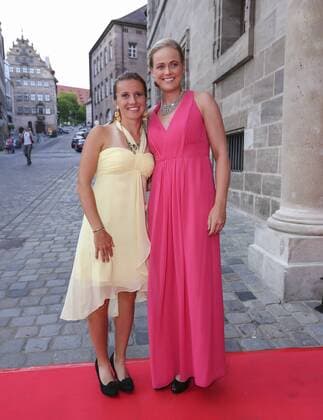 Tennisprofis Anna-Lena GROENEFELD und Annika BECK, beide GER im eleganten Abendkleid, Kleid bzw. Abendgarderobe bei der Players Night Party der WTA Tennis Damen Damen Tennis Turnier Nuernberger Versicherungscup , Nuernberg, Deutschland am 18.05.2015 2014 2015,