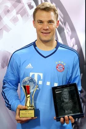 Hohe Auszeichnung fuer Manuel Neuer (29). Der Torhueter des deutschen Rekordmeisters FC Bayern Muenchen sowie der deutschen Fussball-Nationalmannschaft wurde als âÄœSportler des Jahres 2014âÄ durch den Internationalen Sportjournalisten-Verband (AIPS) und der Europaeischen Sportjournalisten-Union (UEPS) geehrt. Manuel Neuer war bei der Wahl âÄœBest Athlet 2014âÄ sowohl bei den Medienvertretern der AIPS als auch bei den Sportjournalisten der AIPS-Europa jeweils auf Platz 1 gesetzt worden.++++ MUNICH, GERMANY - MAY 20: Manuel Neuer of FC Bayern Muenchen receives the AIPS Player of the Year 2014 award on May 20, 2015 in Munich, Germany. Copyright: FCB POOL EIBNER-PRESSEFOTO EP_POOL
