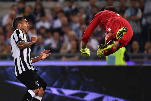 Carlos Tevez Juventus, Etrit Berisha Lazio Roma 20-05-2015 Stadio Olimpico Football Calcio Finale Coppa Italia Football Italy s cup Final 2014 2015 Juventus - Lazio . andreaxstaccioli