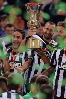 Giorgio Chiellini e Alessandro Matri alzano la coppa. Siegerehrung. Roma 20-05-2015 Stadio Olimpico. Football Finale Tim Cup 2015. Juventus Turin. AntoniettaxBaldassarre