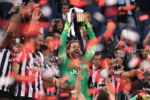 May 20, 2015 - Rome, Italy - Juventus Team celebrates victory after the Coppa Italia Final football match JUVENTUS - LAZIO on 20 05 15 at the Stadio Olimpico in Rome, Italy. Copyright 2015 Matteo Bottanelli Tim Cup: Lazio Juventus  - ZUMAn230