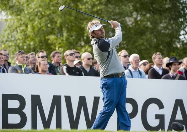 21.05.2015. Wentworth, England. BMW PGA Golf Herren Golf Championship. Round 1. Victor Dubuisson FRA on the first tee. The first round of the 2015 BMW PGA Championship from The West Course Wentworth Golf Club xStephenxBartholomewx  ActionPlus11622524