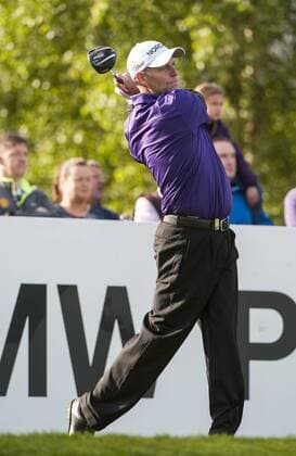 21.05.2015. Wentworth, England. BMW PGA Golf Herren Golf Championship. Round 1. Anders Hansen DEN on the first tee. The first round of the 2015 BMW PGA Championship from The West Course Wentworth Golf Club xStephenxBartholomewx  ActionPlus11622530