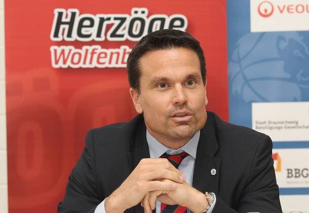 Raoul Korner, Basketball Löwen Braunschweig Cheftrainer -und Sportdirektor Kooperation Basketball Löwen Braunschweig mit Herzögen Wolfenbüttel und SG Braunschweig, Pressekonferenz