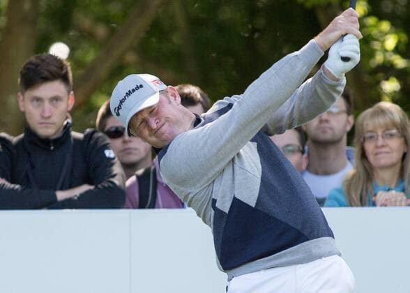 Golf - 2015 Wentworth BMW PGA Golf Herren Championship - First Round. Jamie Donaldson gives it everything from the tee at Wentworth Golf Club COLORSPORT DANIEL BEARHAM  BMW_PGA