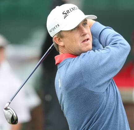 May 21, 2015 - Fort Worth, TX, USA - Former Colonial champion David Toms hits his tee shot on No. 10 during Round One of the Crowne Plaza Invitational at Colonial on May 21, 2015 in Fort Worth, Texas. Play began three hours late due to weather. Crowne Plaza Invitational golf - ZUMAm67_